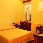Luxury Ludovisi בית הארחה רומא